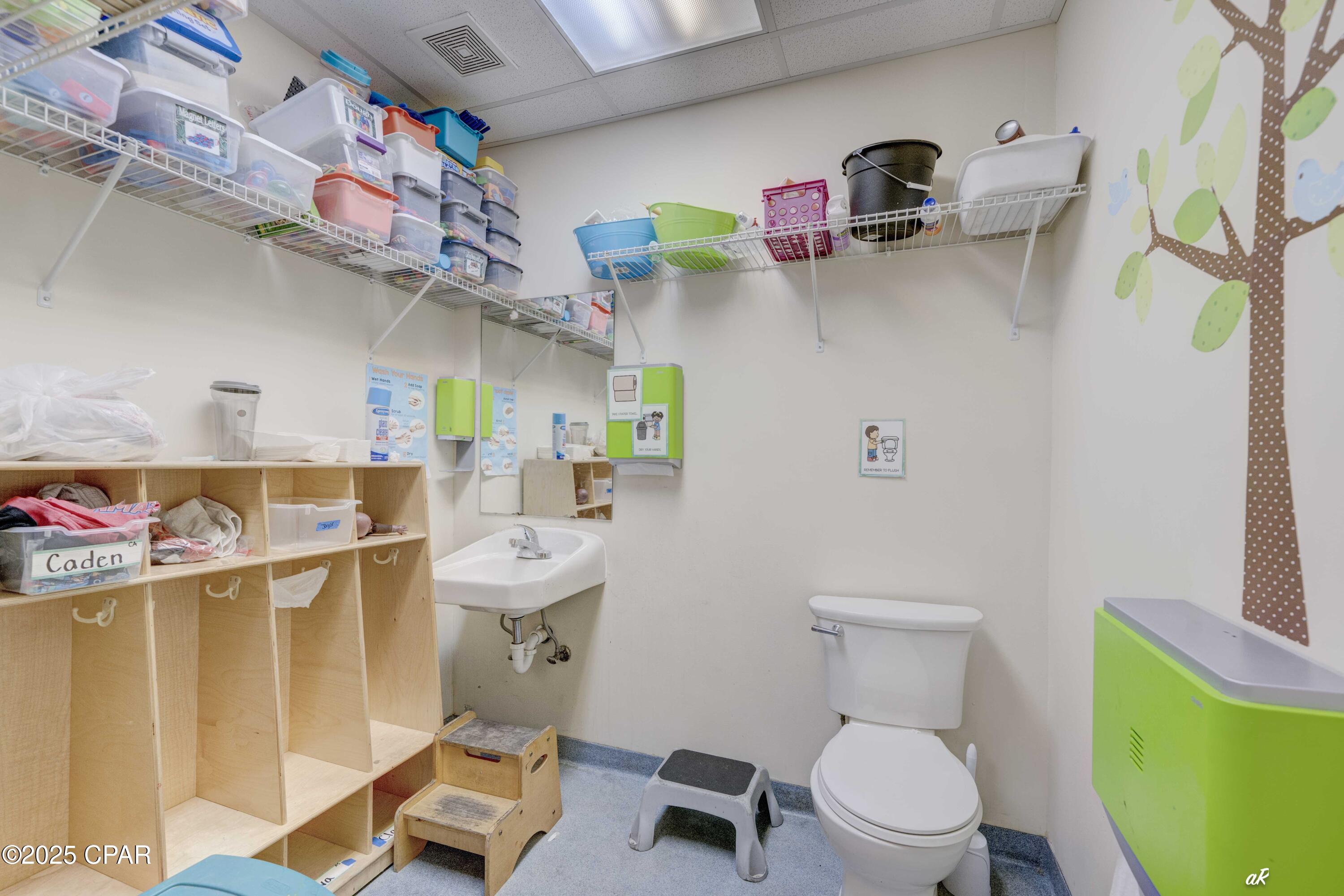 Listing photo id 32 for 1712 Beck Avenue