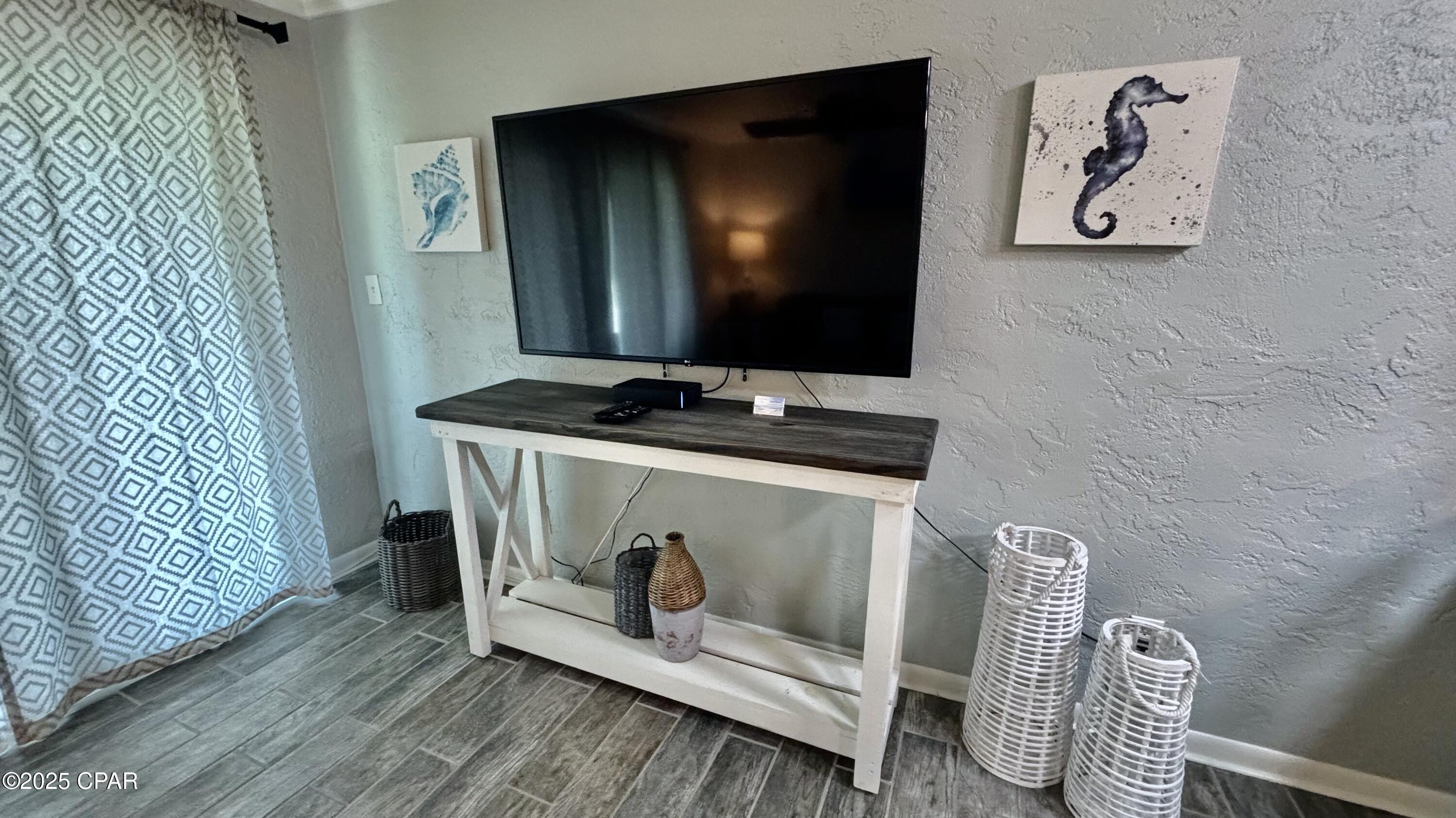 Image 14 For 8727 Thomas Drive D5