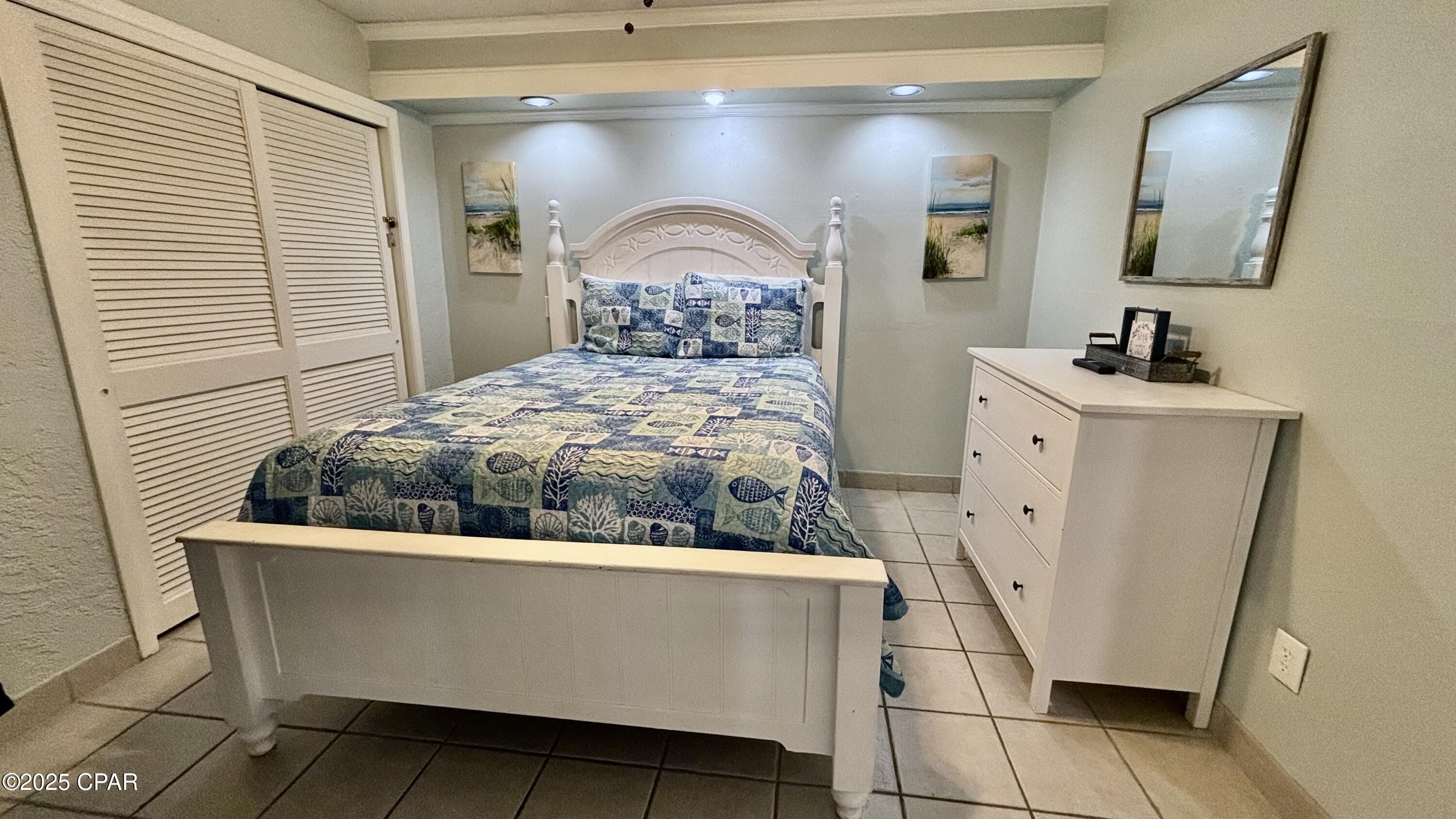 Image 4 For 8727 Thomas Drive D5