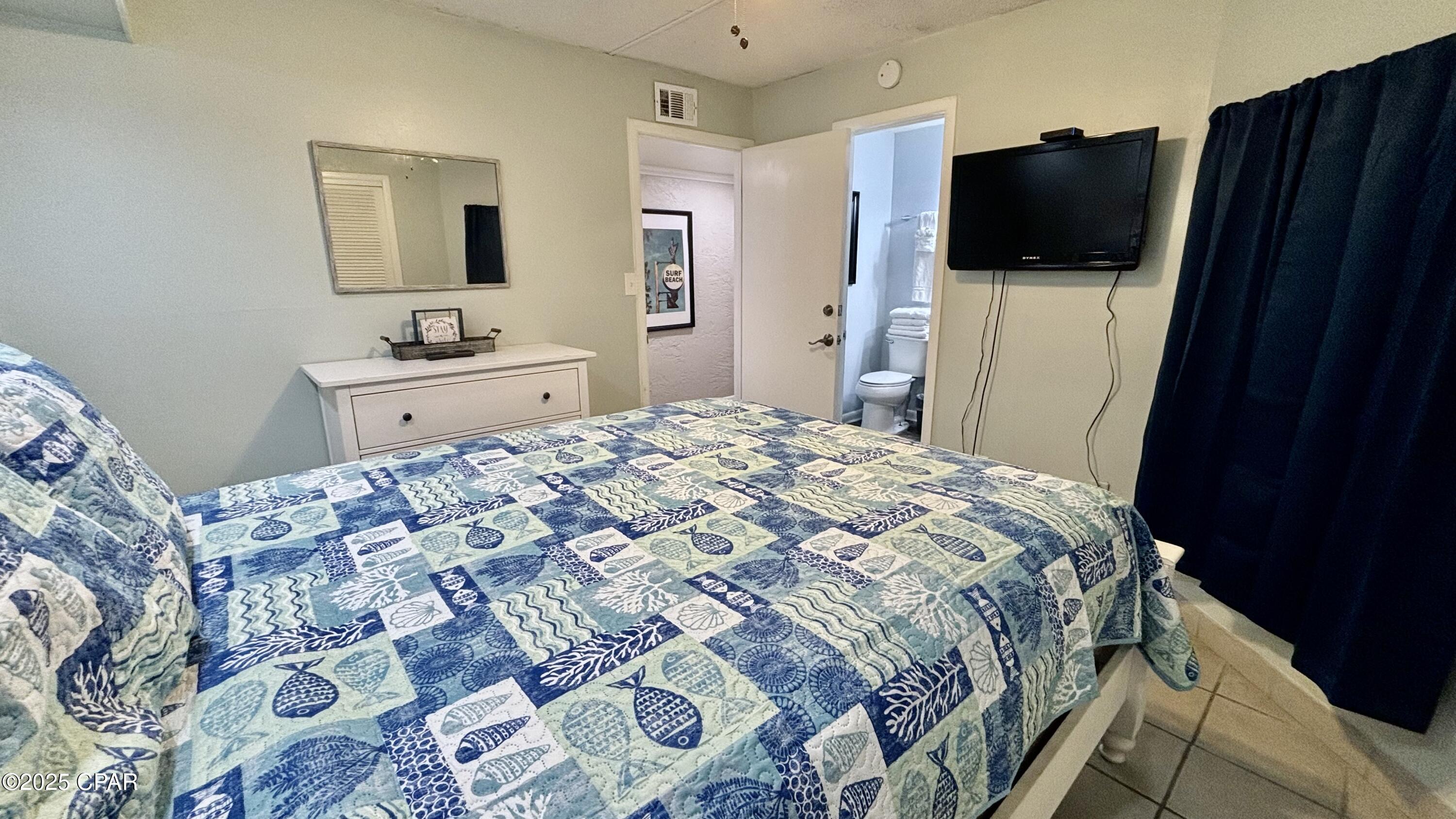 Image 5 For 8727 Thomas Drive D5