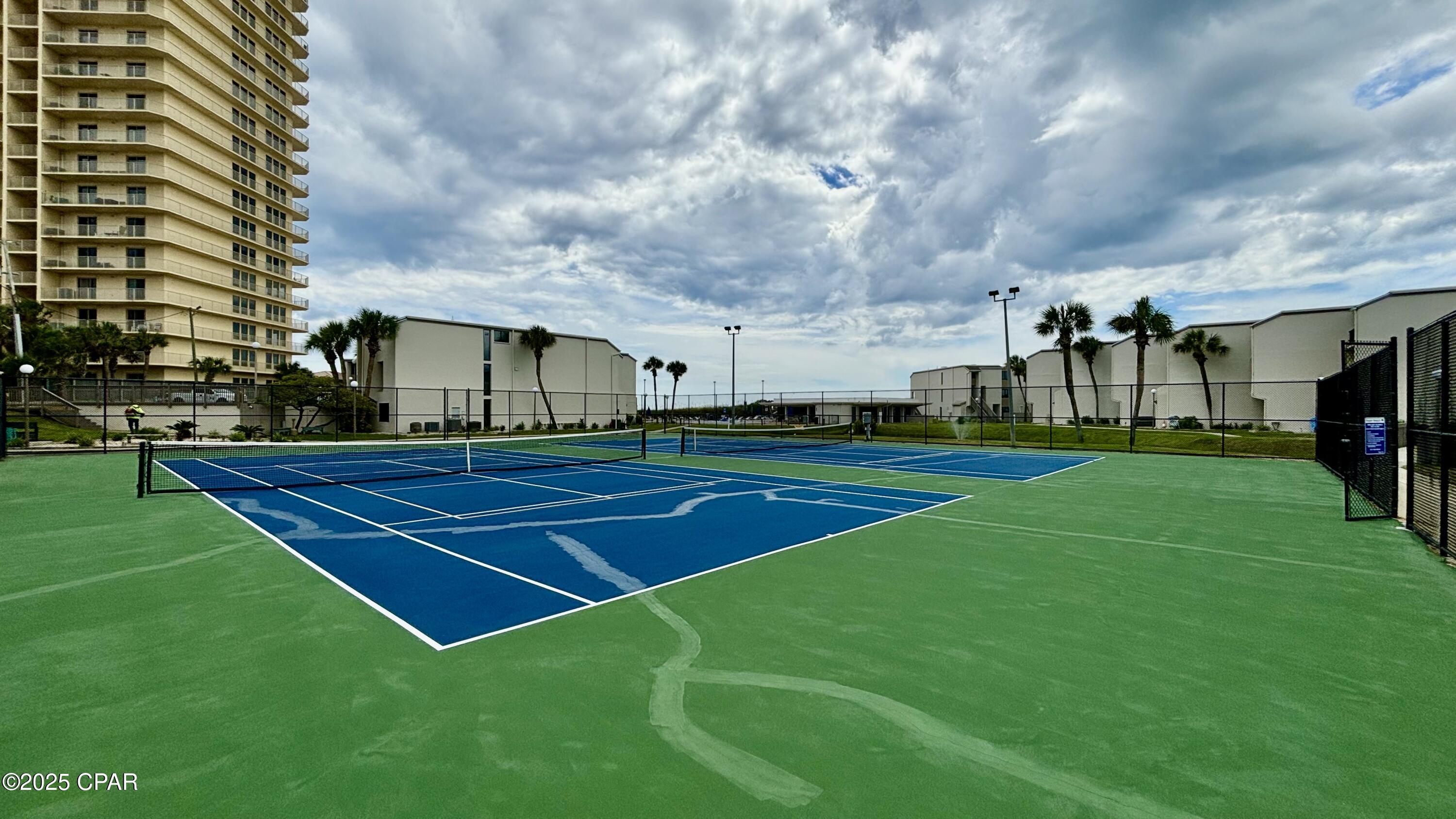 Image 51 For 8727 Thomas Drive D5