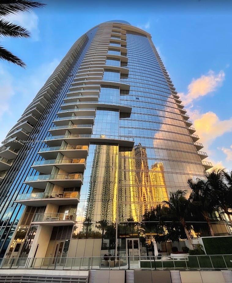 Paramount Miami Worldcente