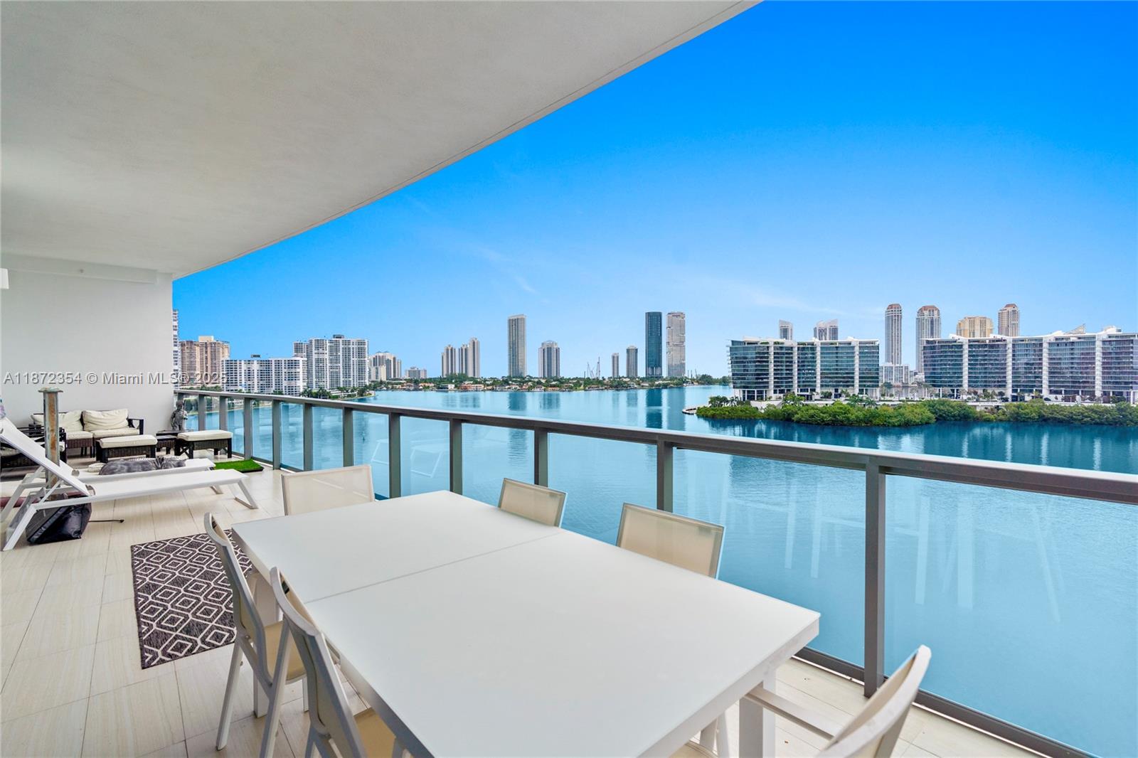 Condo for Sale in Aventura, FL
