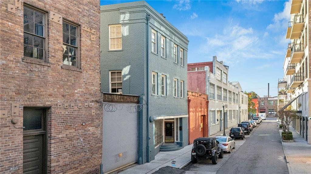 listing main picture