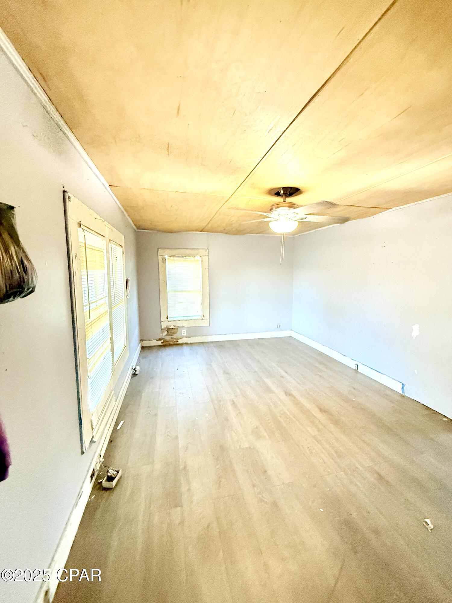 Image 7 For 2810 2 Nd Court