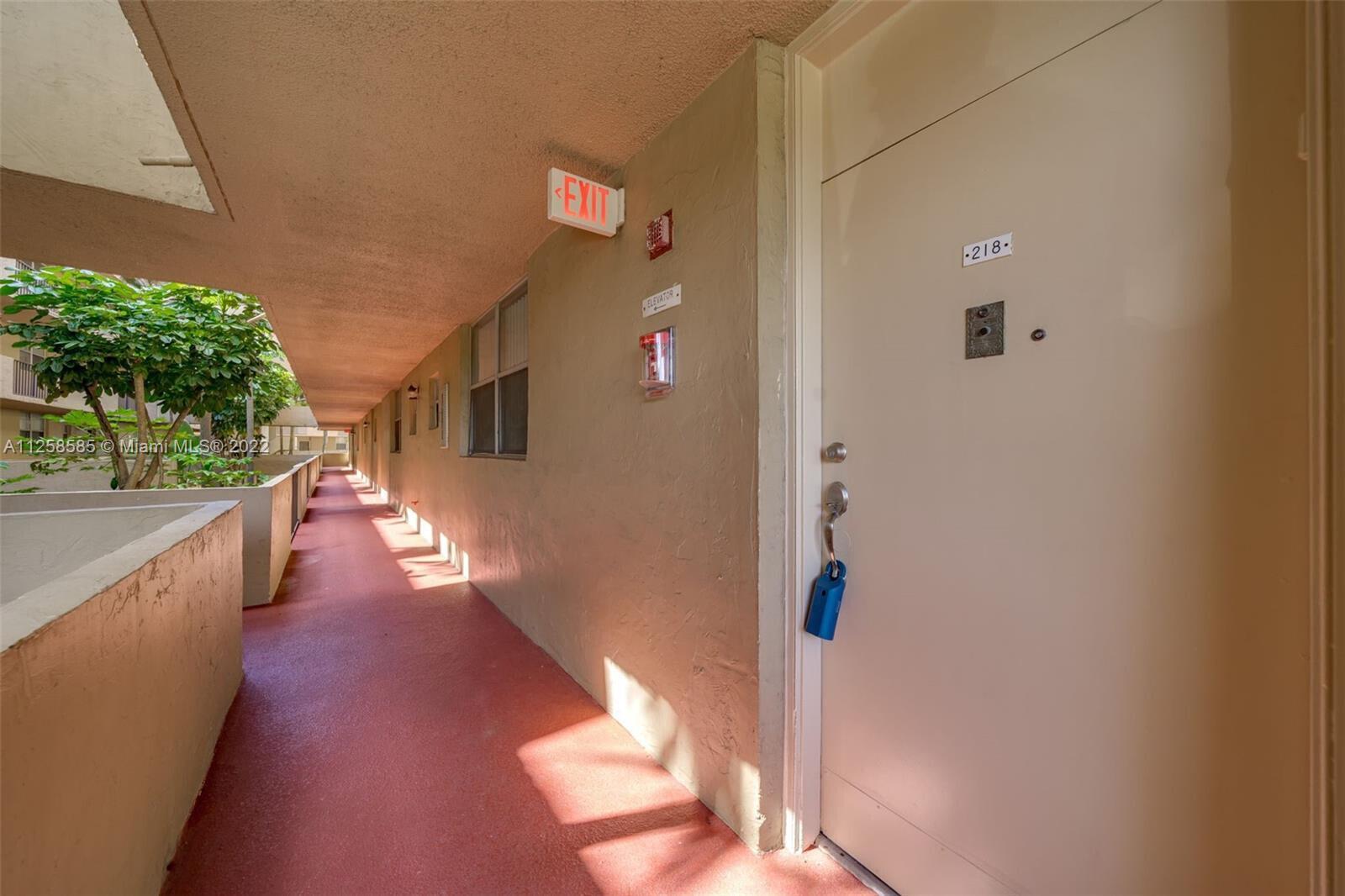 Homes for sale in Plantation, FL | 404 Nw Nw 68th Ave Avenue #218, Plantation, FL 33317 | MLS# R11123197