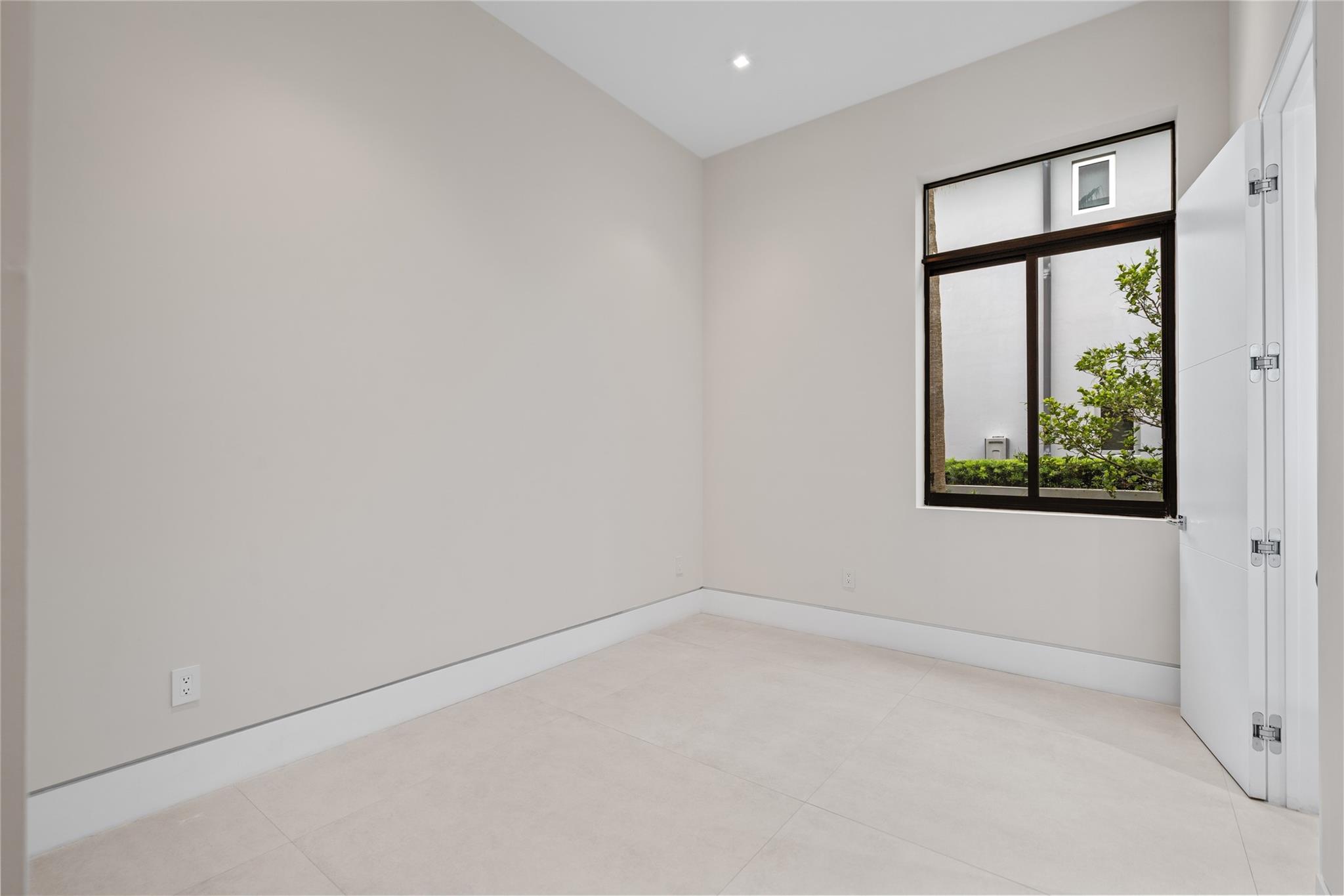 Photo 30 of home located at 2405 Castilla Isle, Fort Lauderdale FL