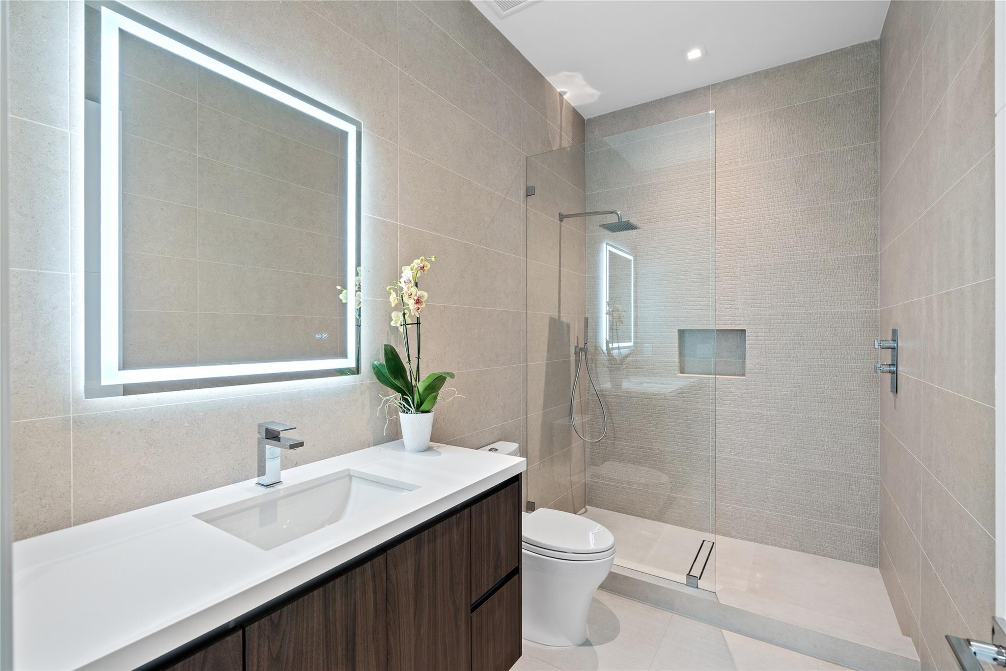 Photo 38 of home located at 2405 Castilla Isle, Fort Lauderdale FL