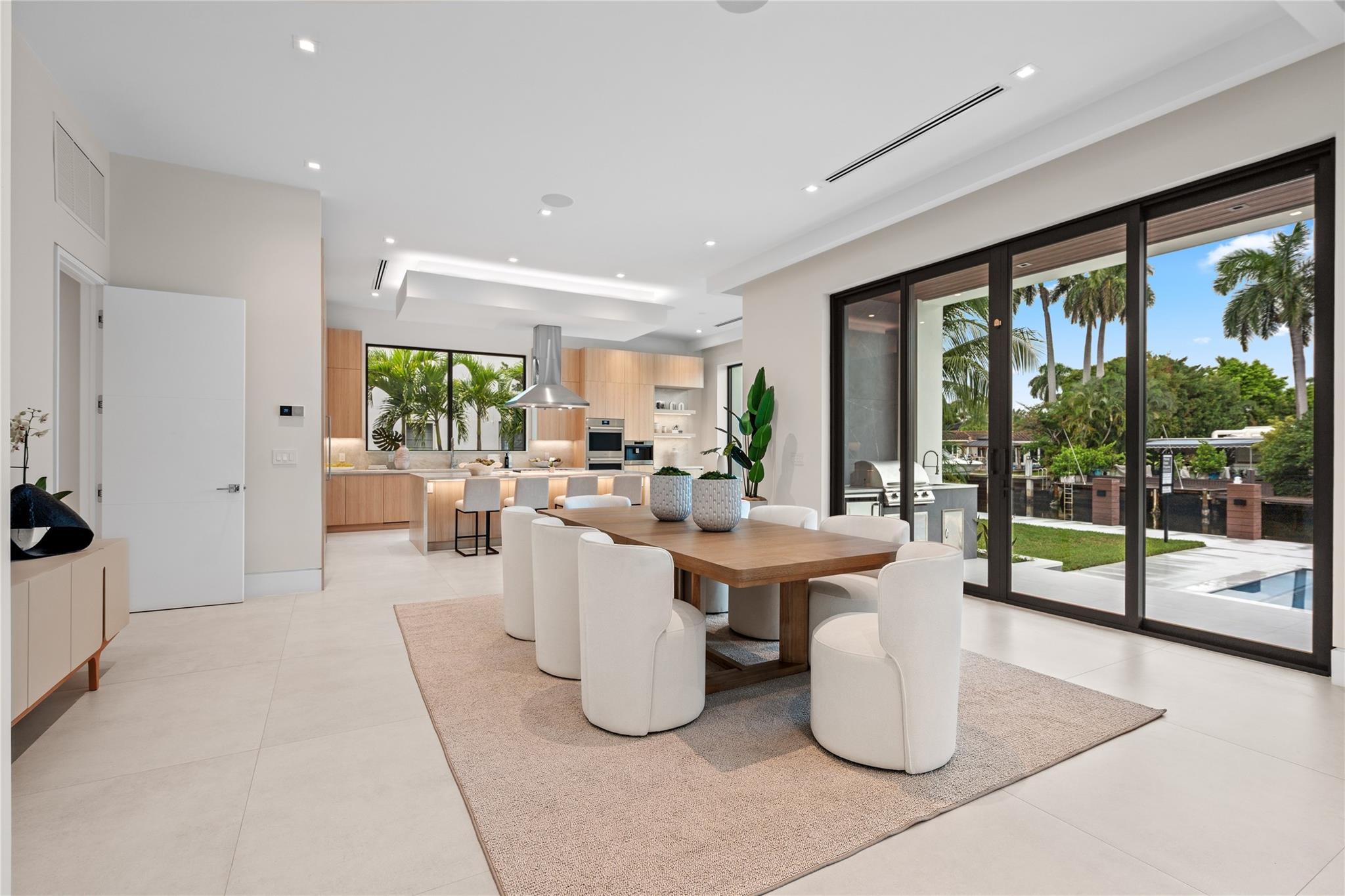 Photo 5 of home located at 2405 Castilla Isle, Fort Lauderdale FL