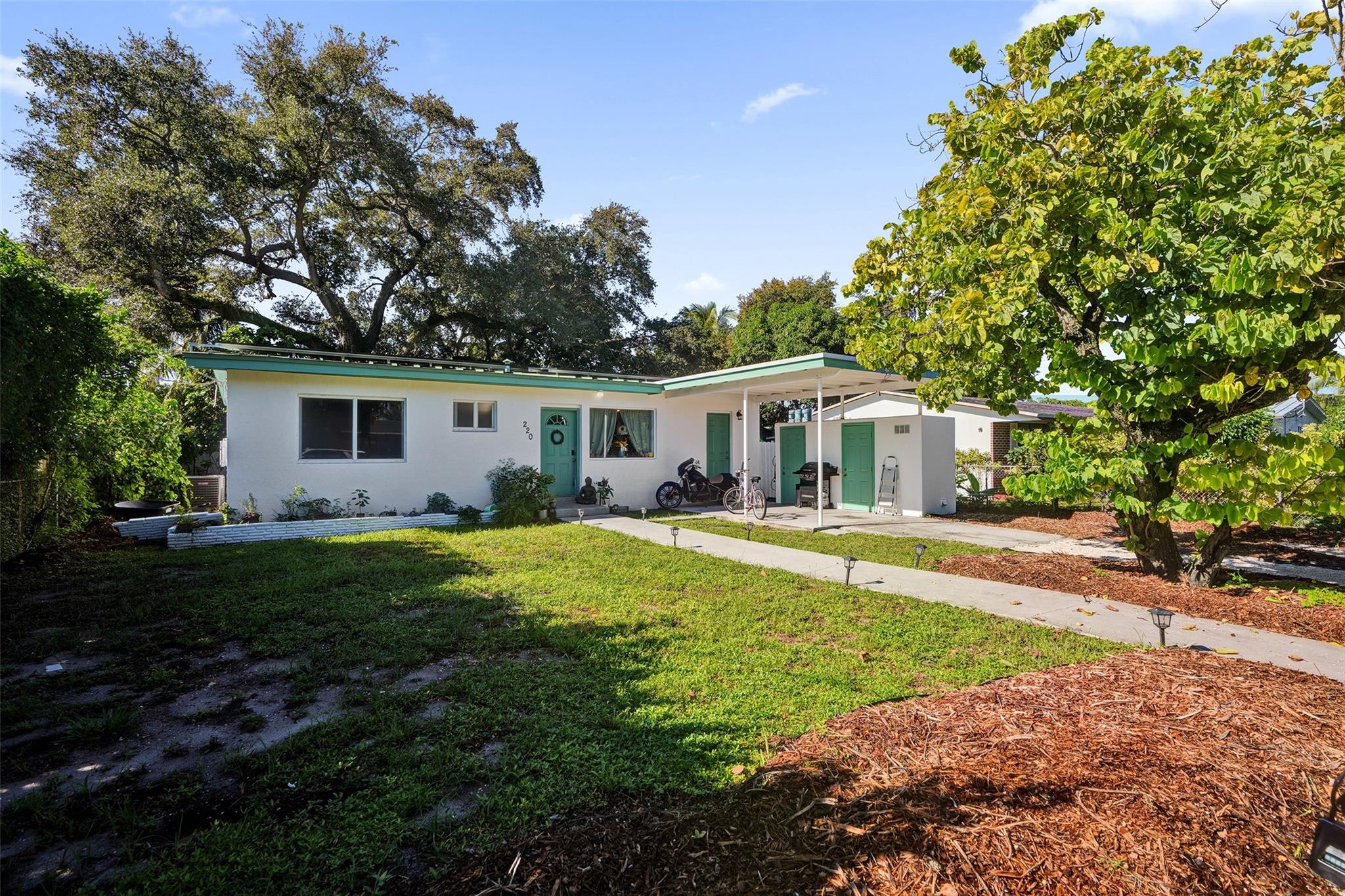 Homes for sale in Miami, FL | 220 Ne 165Th St, Miami, FL 33162 | MLS# F10526229