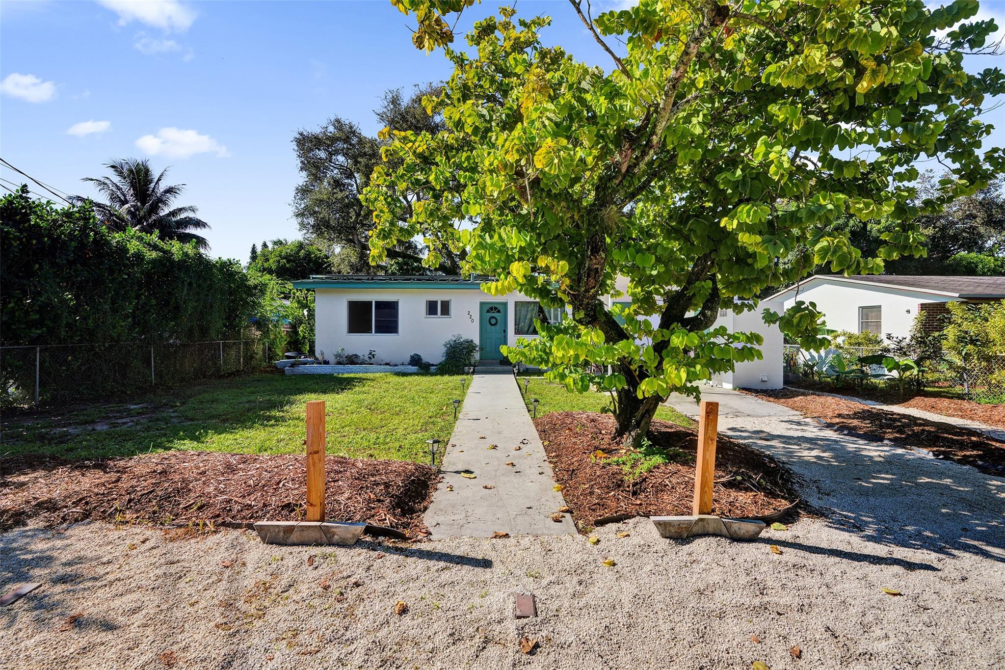 Homes for sale in Miami, FL | 220 Ne 165Th St, Miami, FL 33162 | MLS# F10526229