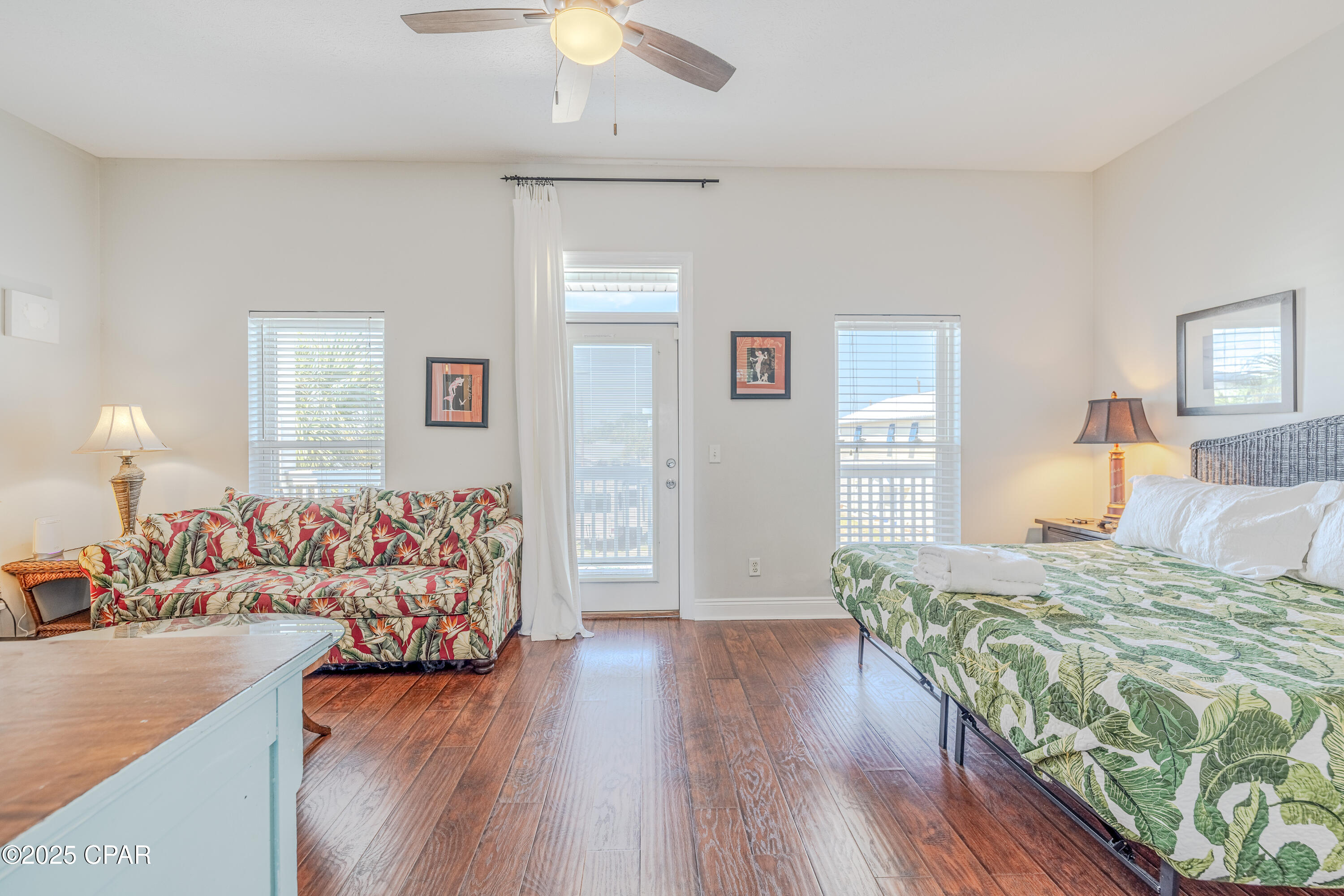 Listing photo id 37 for 5312 Thomas Drive