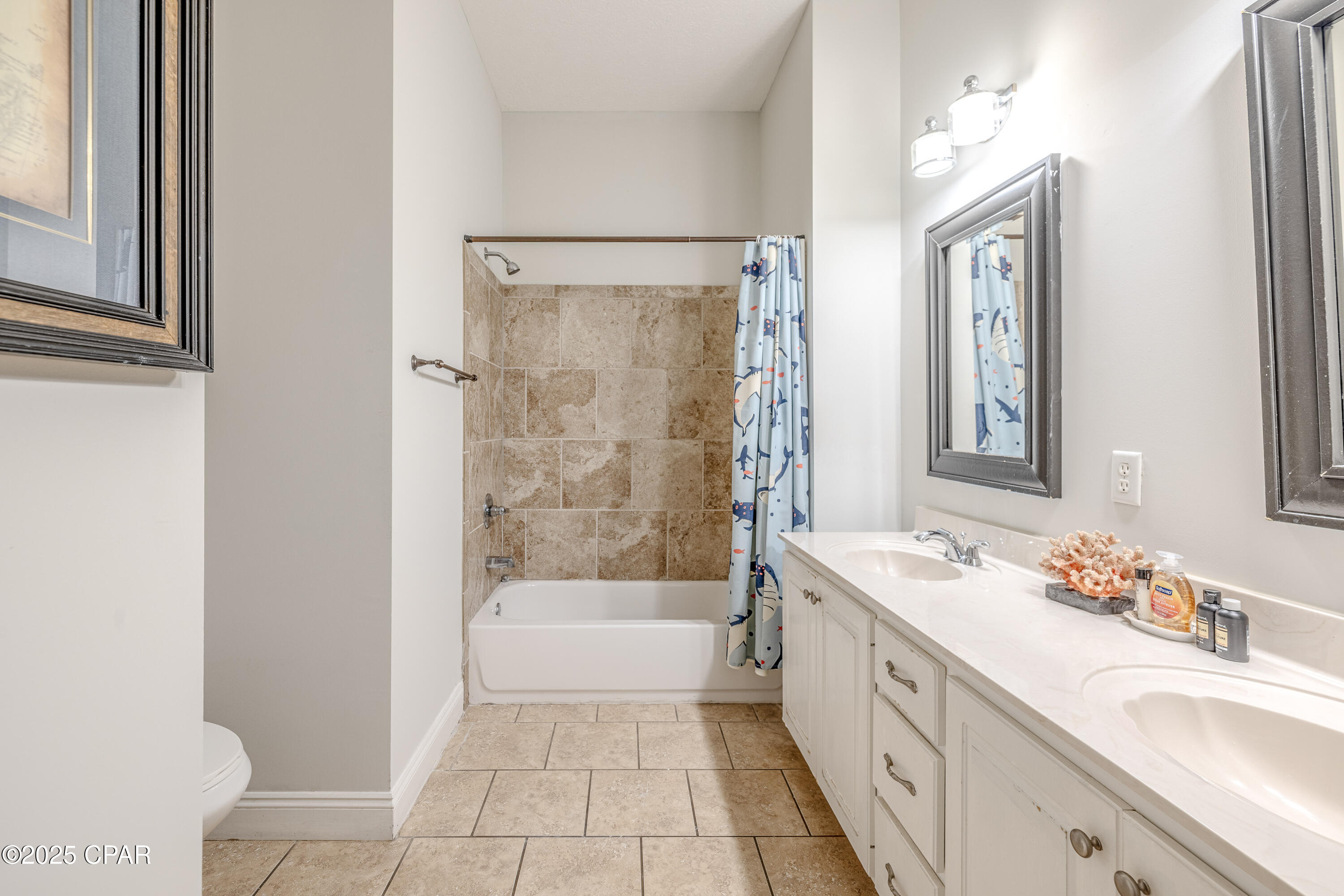 Listing photo id 40 for 5312 Thomas Drive