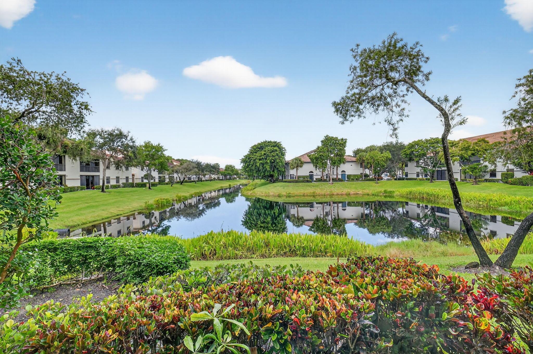 Platina / Lucente Village