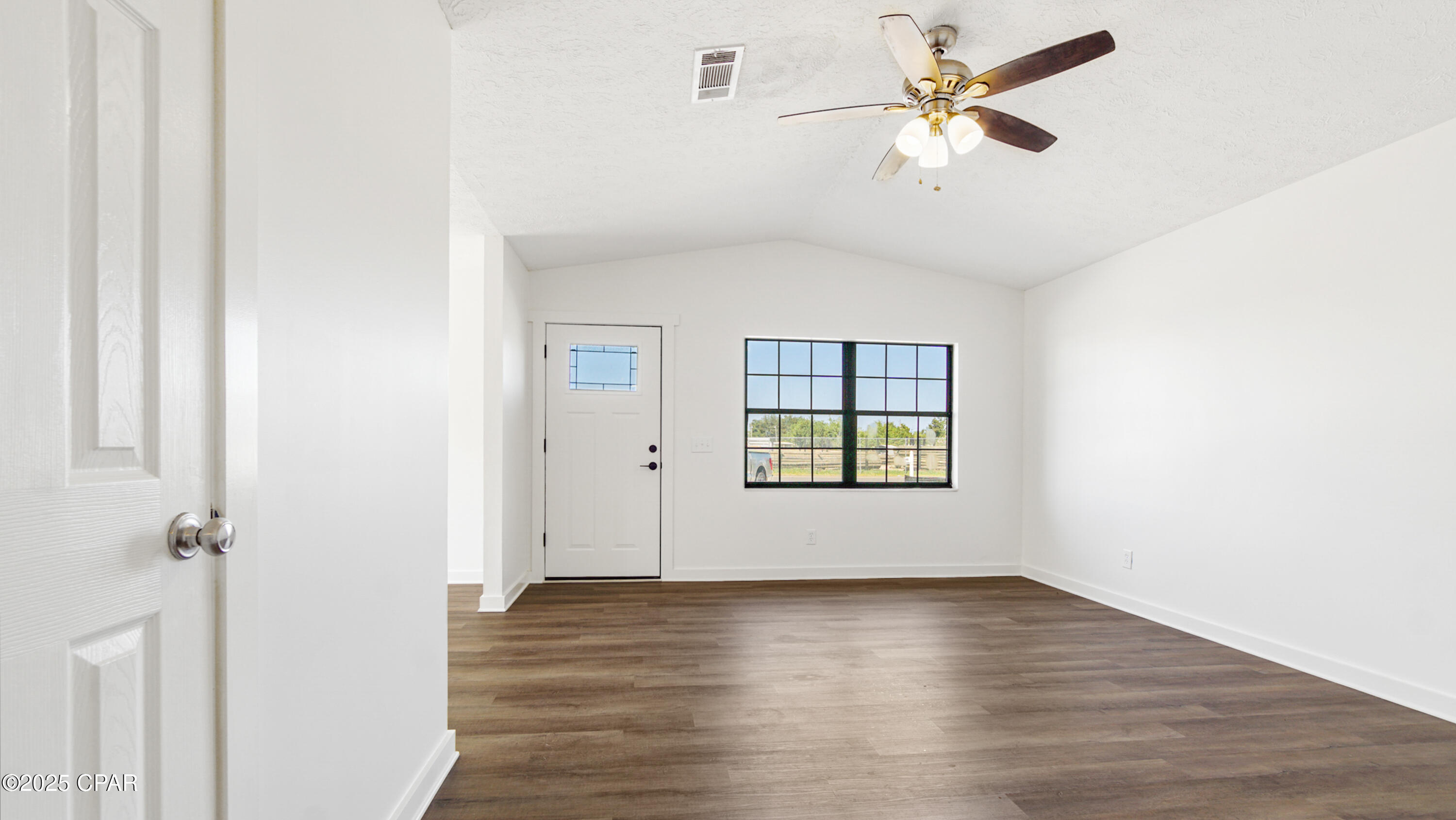 Image 4 For 2423 Minnesota Avenue