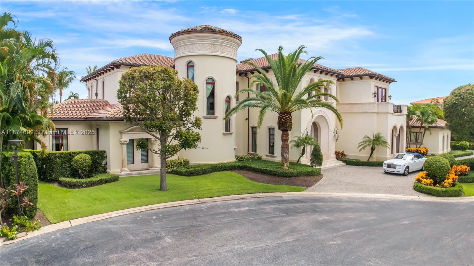 Homes for sale in Boca Raton, FL | 700 Osprey Point Cir, Boca Raton, FL 33431 | MLS# A11874692