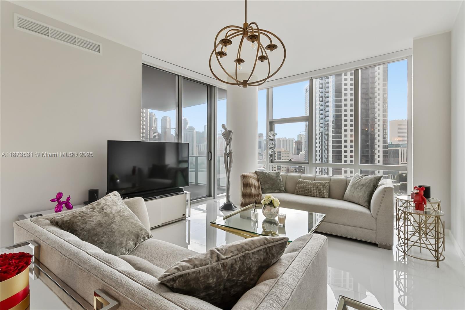 Condo for Sale in Miami, FL