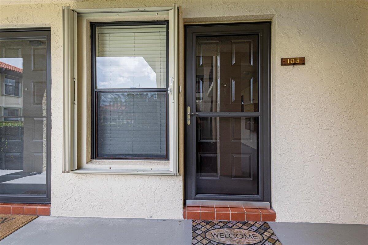 Homes for sale in Stuart, FL | 511 Sw South River Dr #103, Stuart, FL 34997 | MLS# R11123294