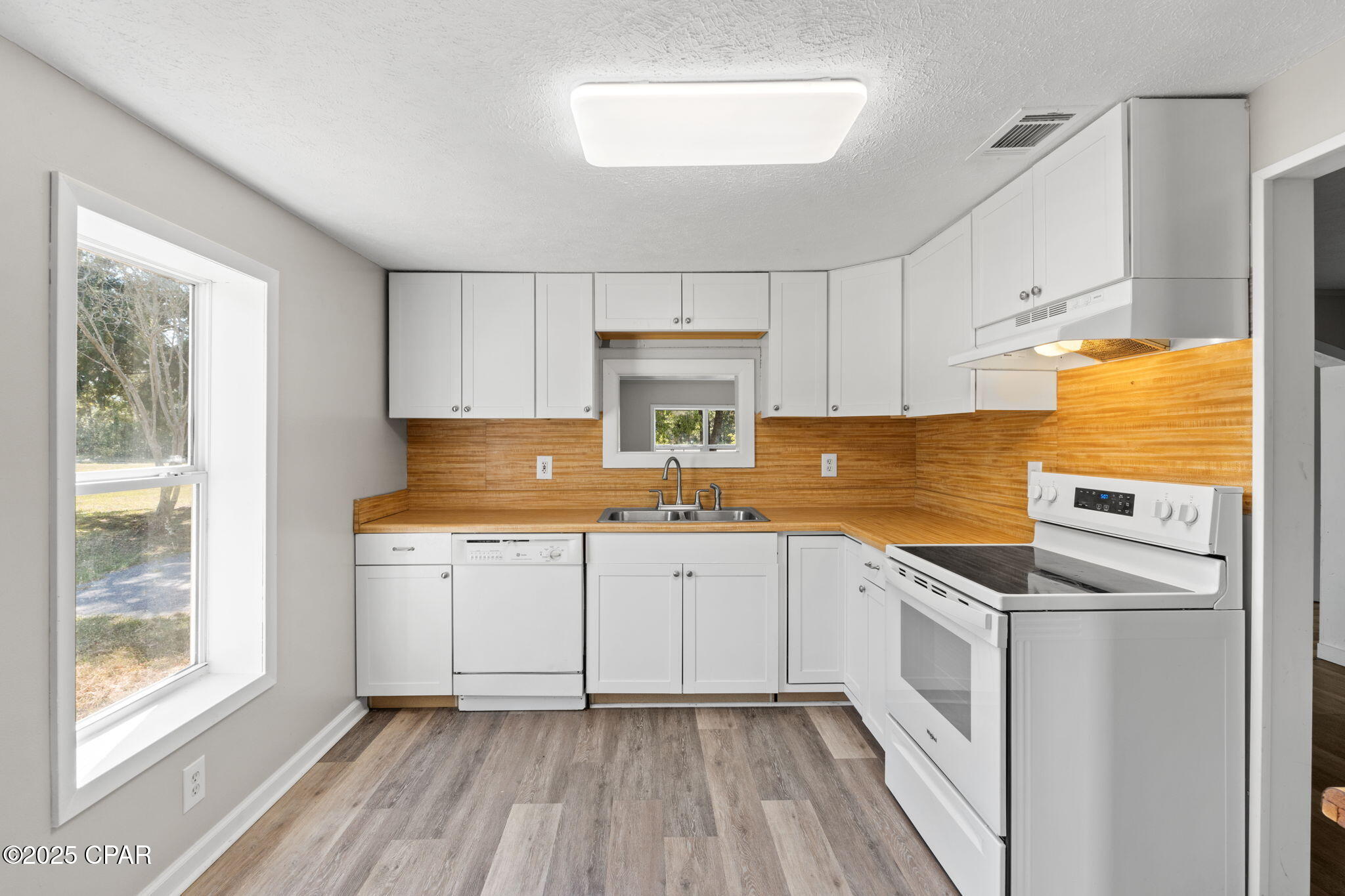 Image 11 For 13636 Hwy 77