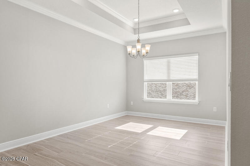 Listing photo id 12 for 208 Lake Merial Blvd