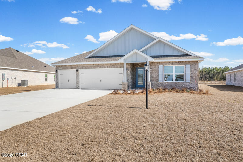 Listing photo id 2 for 208 Lake Merial Blvd