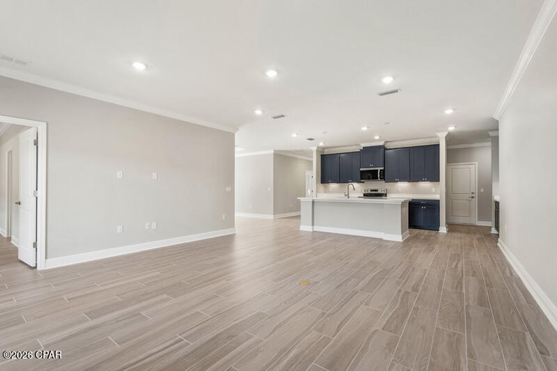 Listing photo id 20 for 208 Lake Merial Blvd