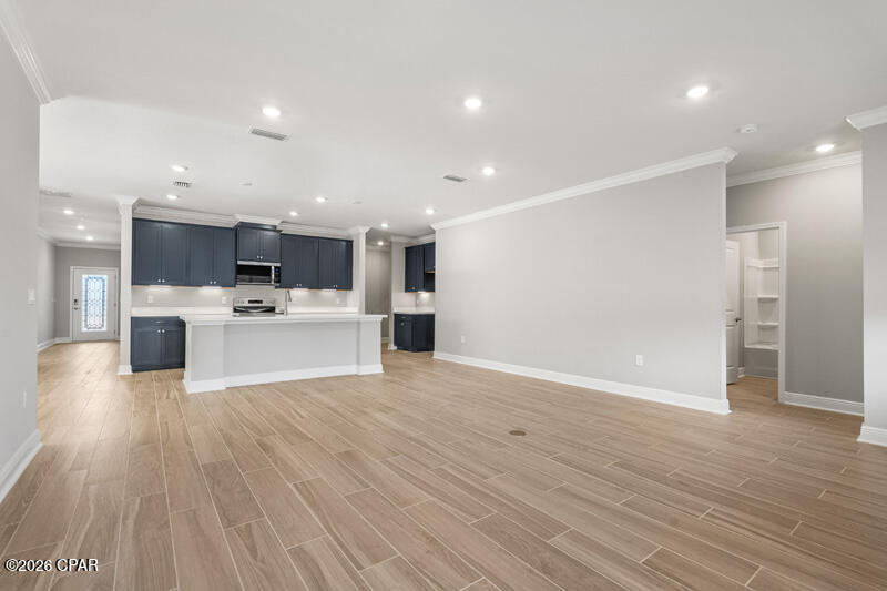 Listing photo id 22 for 208 Lake Merial Blvd