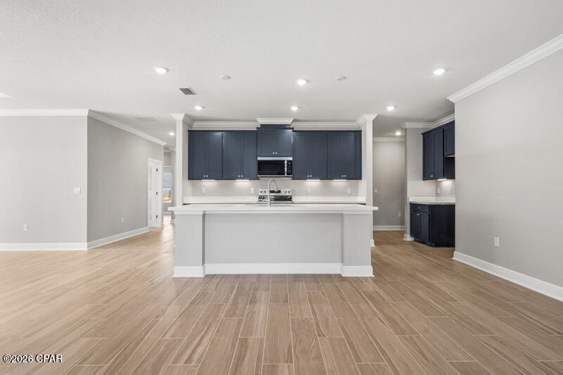 Listing photo id 23 for 208 Lake Merial Blvd