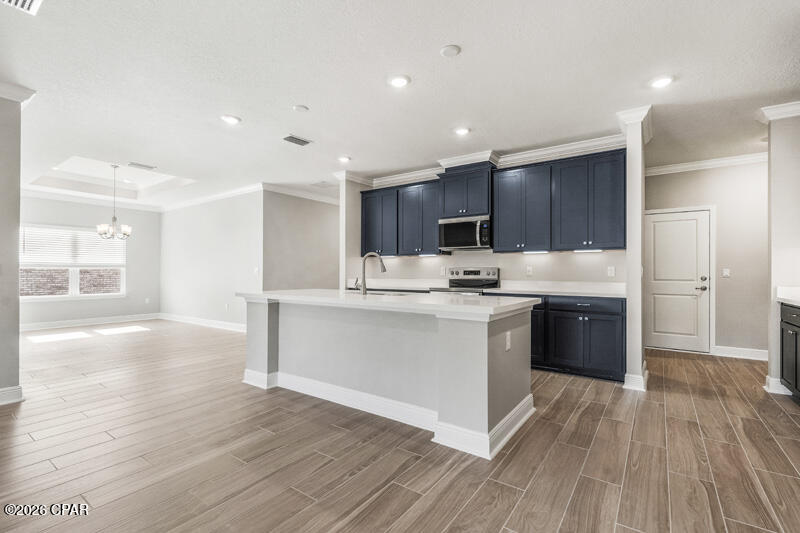 Listing photo id 27 for 208 Lake Merial Blvd