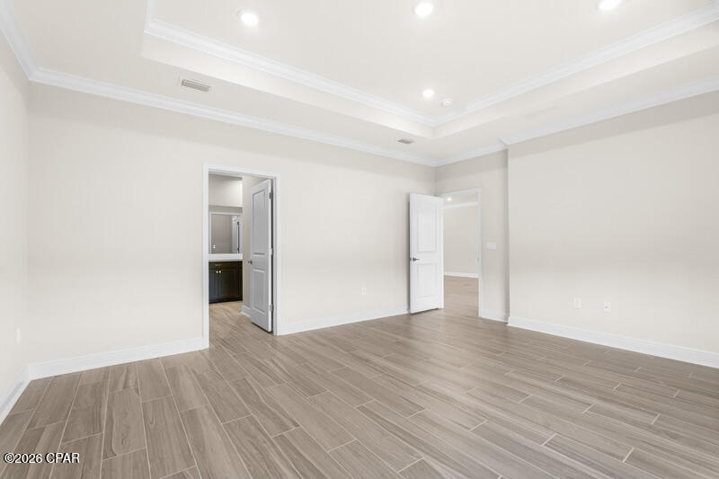 Listing photo id 39 for 208 Lake Merial Blvd