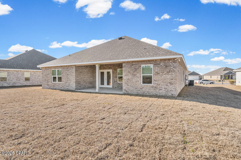 Listing photo id 50 for 208 Lake Merial Blvd