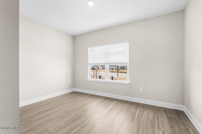 Listing photo id 6 for 208 Lake Merial Blvd