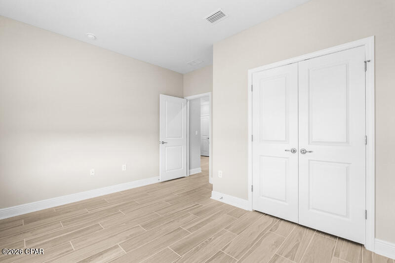 Listing photo id 7 for 208 Lake Merial Blvd