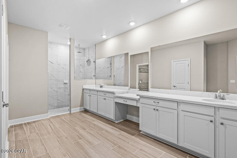 Image 23 For 206 Lake Merial Blvd