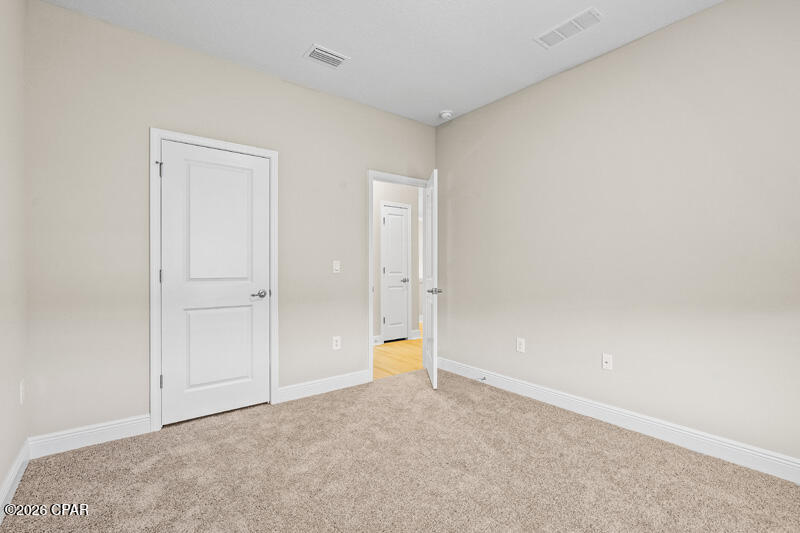 Listing photo id 27 for 206 Lake Merial Blvd