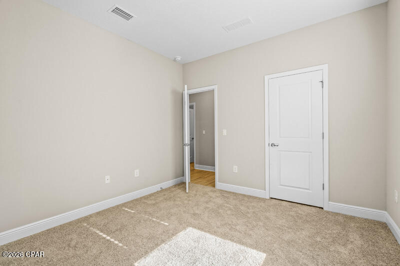 Listing photo id 29 for 206 Lake Merial Blvd