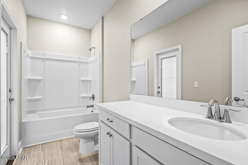 Listing photo id 30 for 206 Lake Merial Blvd