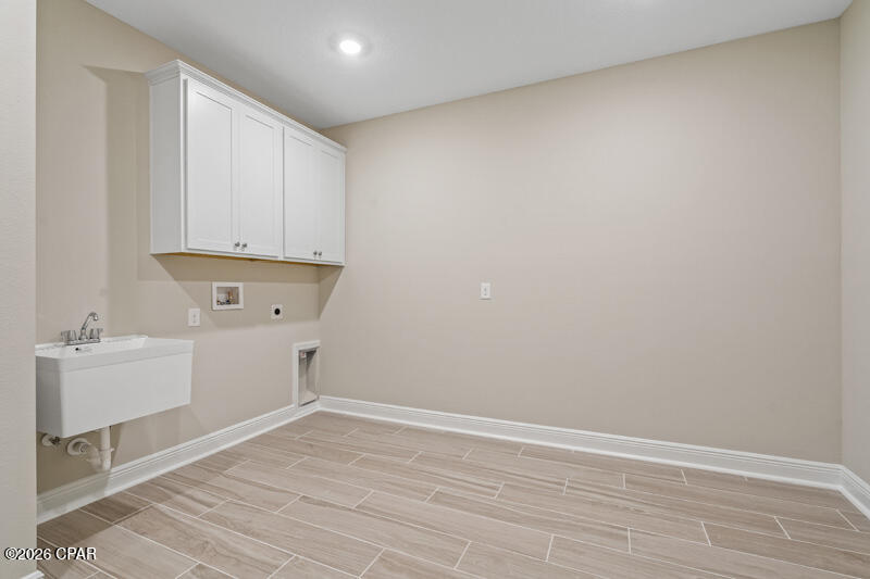 Listing photo id 34 for 206 Lake Merial Blvd