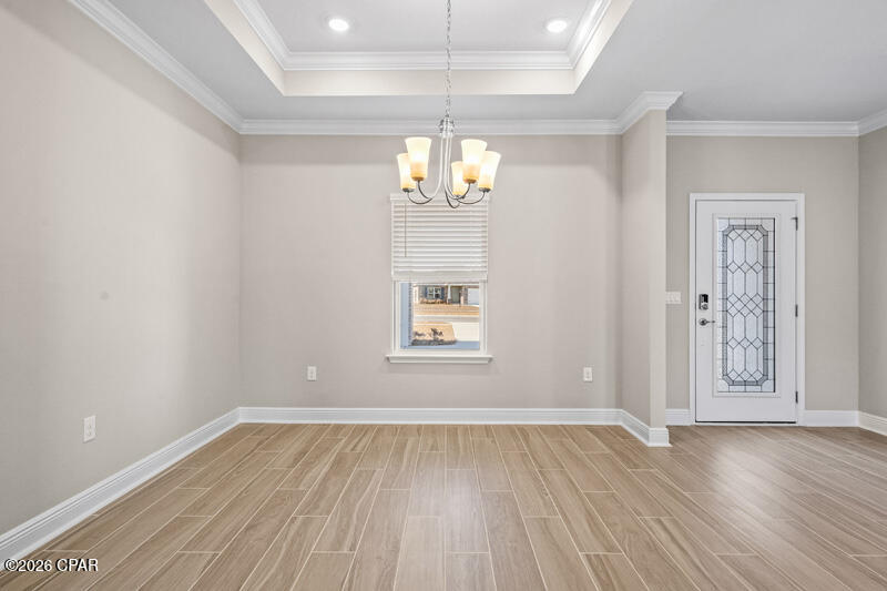 Listing photo id 5 for 206 Lake Merial Blvd