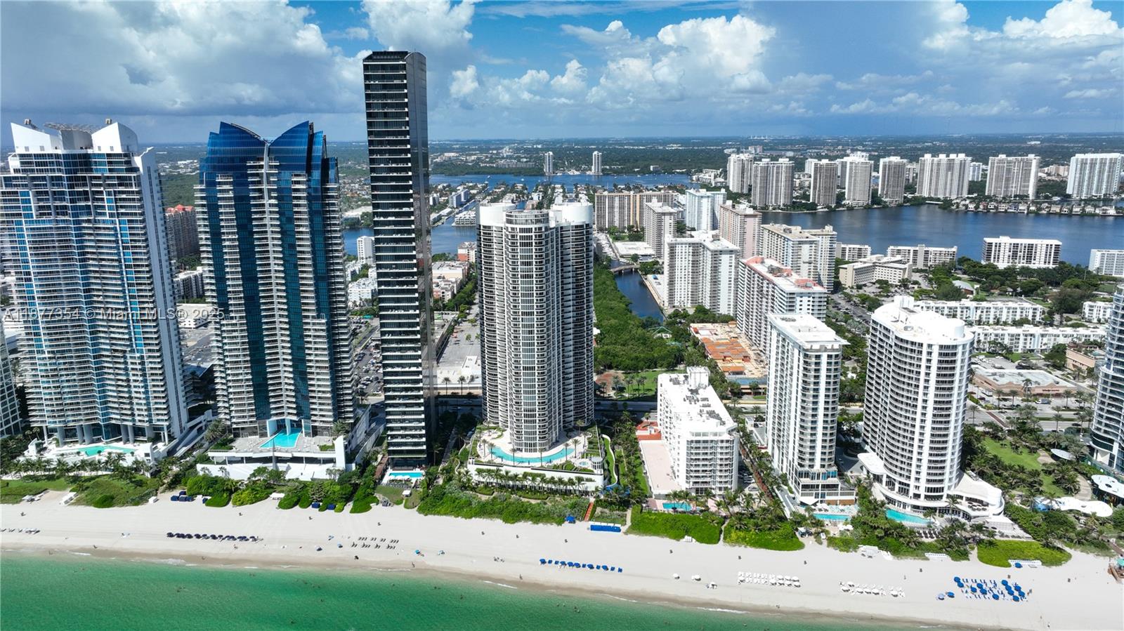 Apartamento à Venda em Sunny Isles Beach, FL