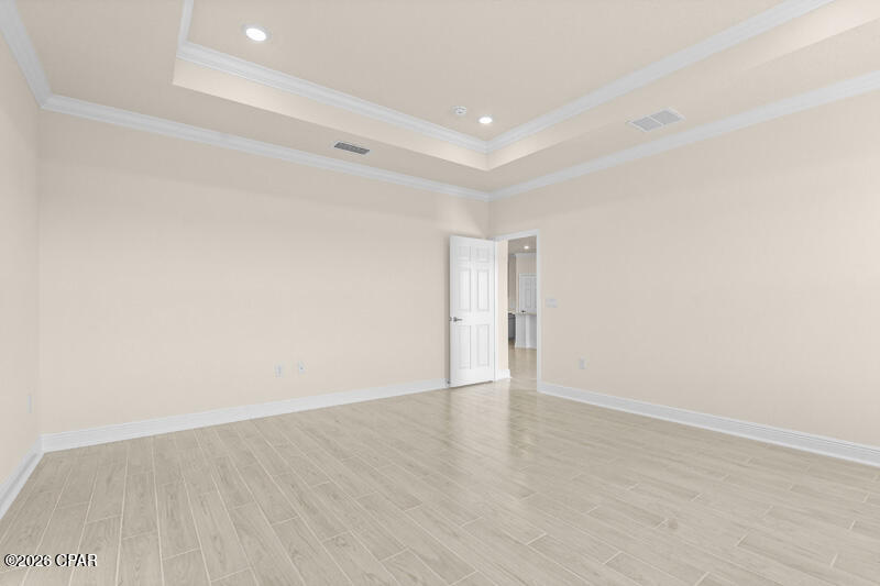 Listing photo id 23 for 213 Lake Merial Blvd