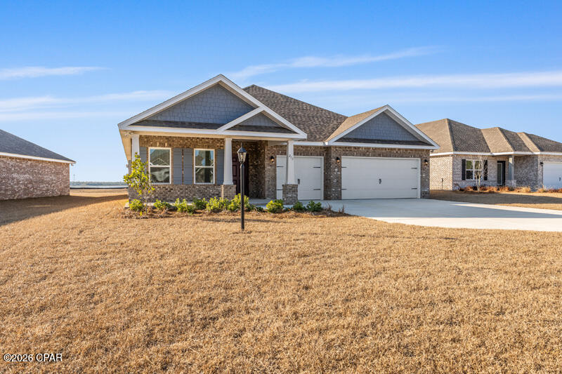 Listing photo id 3 for 213 Lake Merial Blvd