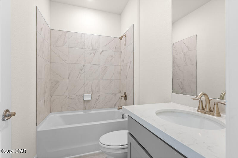Listing photo id 35 for 213 Lake Merial Blvd