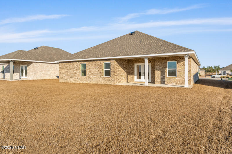 Listing photo id 39 for 213 Lake Merial Blvd