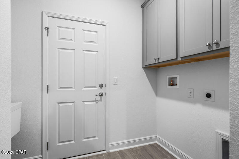 Image 23 For 211 Lake Merial Blvd