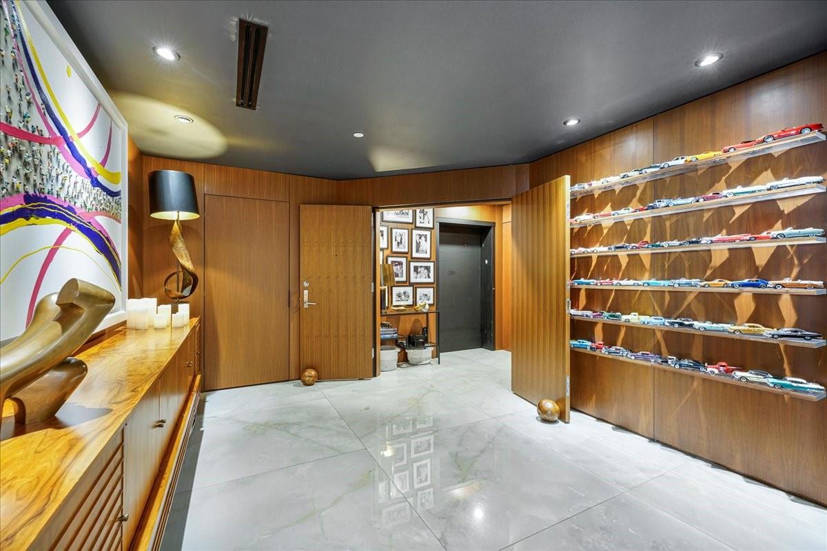 Homes for sale in Fort Lauderdale, FL | 1180 N Federal Hwy #1606, Fort Lauderdale, FL 33304 | MLS# F10525738