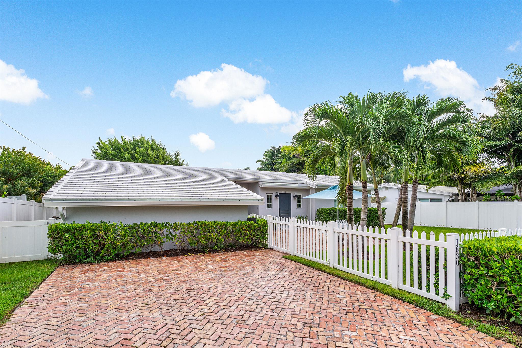 Homes for sale in Fort Lauderdale, FL | 1630 Ne 18Th Avenue, Fort Lauderdale, FL 33305 | MLS# R11123400