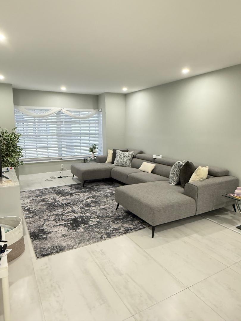 Imperial Point Colonnades