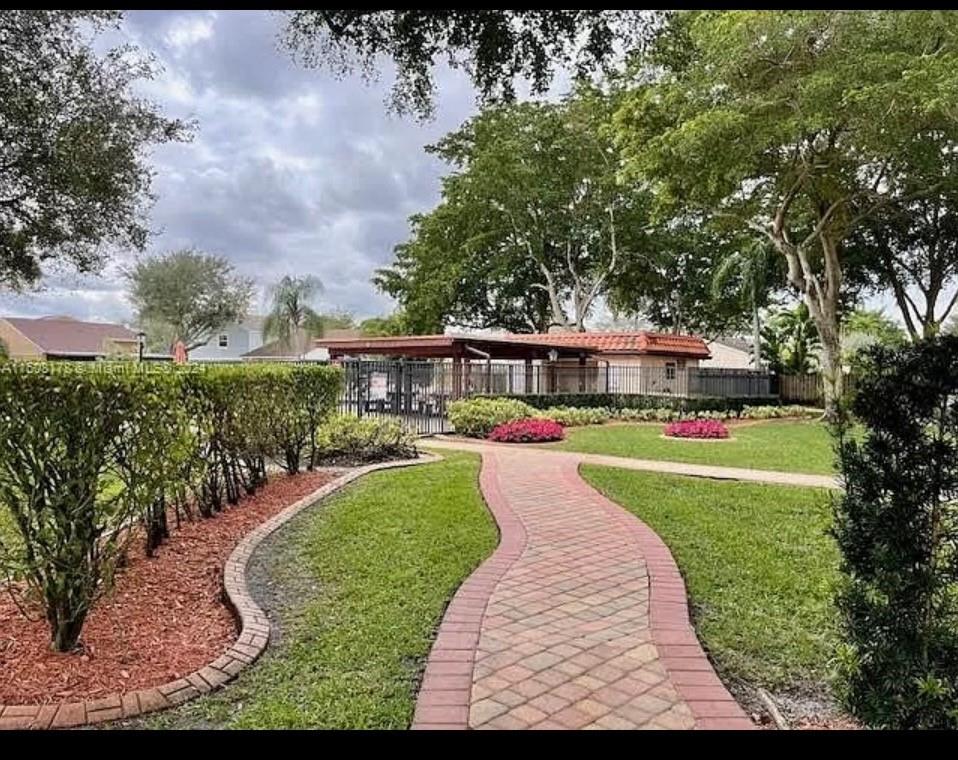 Homes for sale in Sunrise, FL | 15805 W Waterside Cir #106, Sunrise, FL 33326 | MLS# F10526184