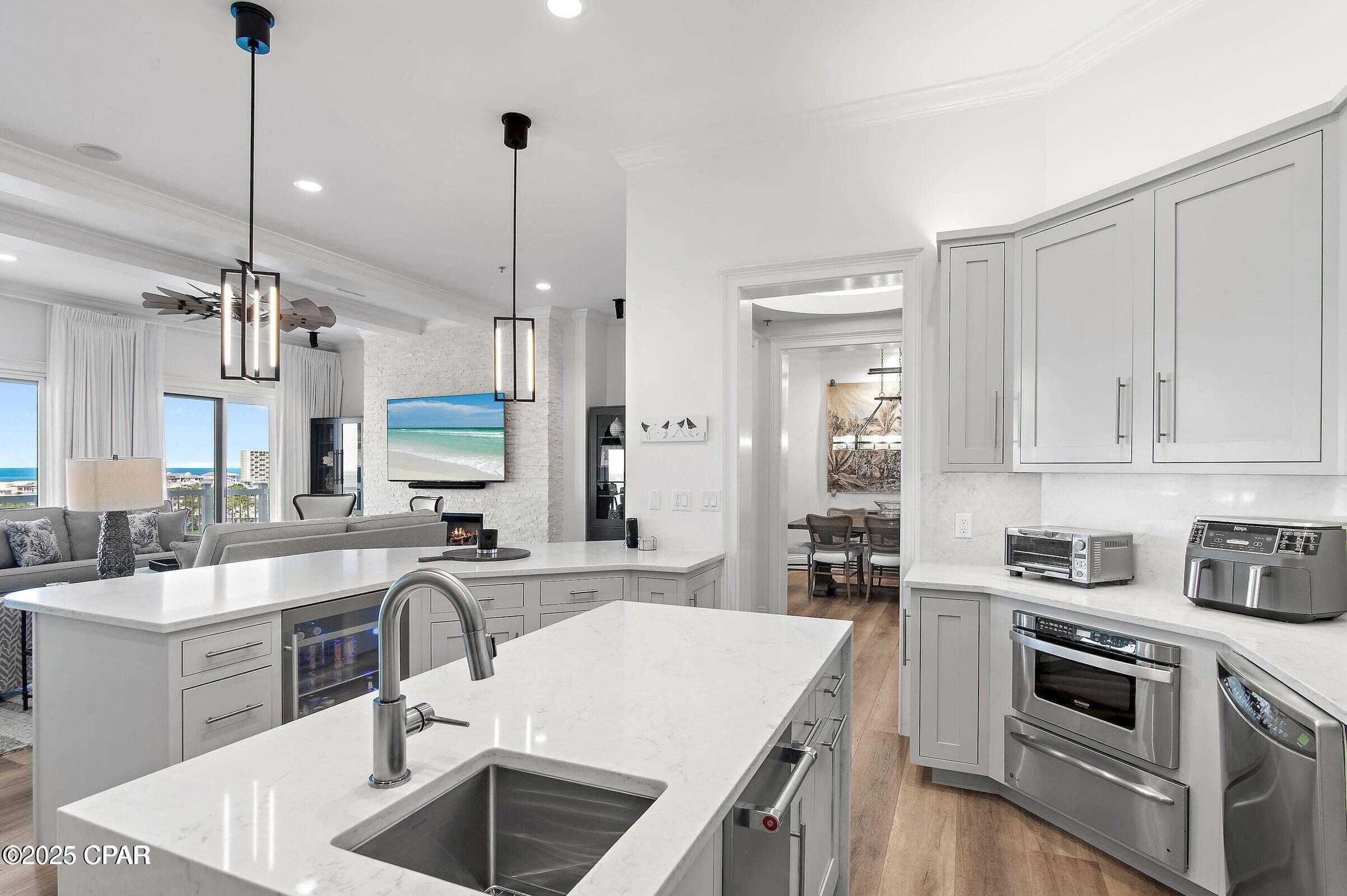 Listing photo id 15 for 116 Carillon Market Street 701